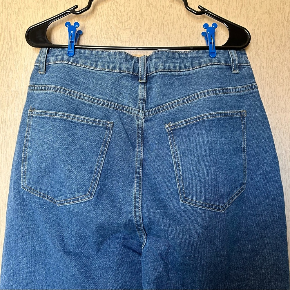 Butterfly Embroidery Jeans - SHEIN Size 0XL - NWOT never worn - Picture 5 of 7